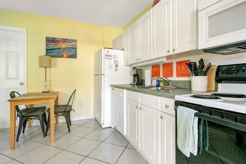 Five Palms Vacation Rentals- Daily - Weekly - Monthly Clearwater Beach Exterior photo